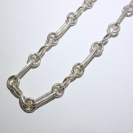 ジェニファー・カーティスによるウォレットチェーン