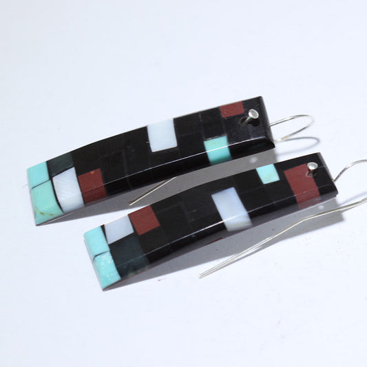 シャーリーン・リーノによるモザイクイヤリング