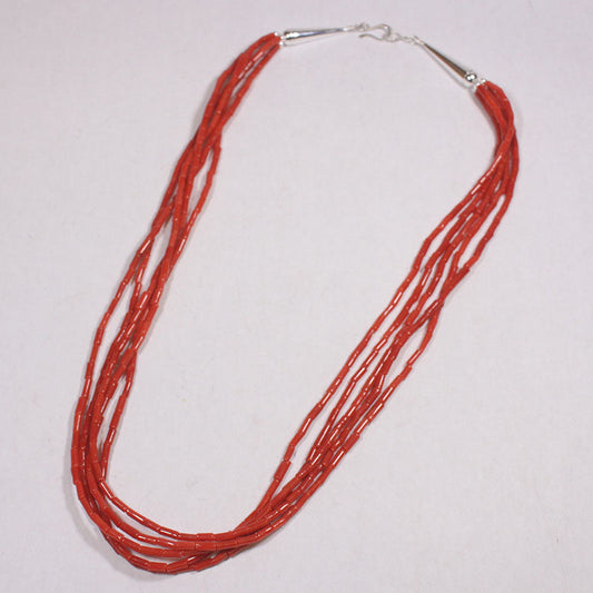 ナバホ族によるコーラルネックレス