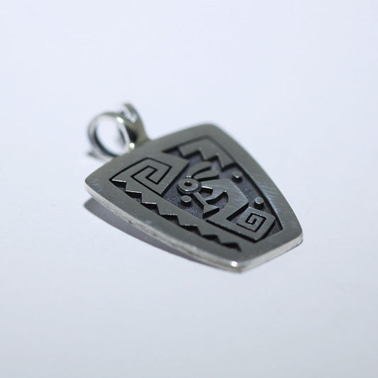 ゲイリーとエルシー・ヨヨキによるホピ族のペンダント