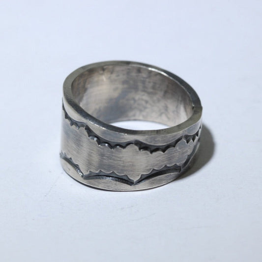 แหวนโดย อาร์โนลด์ กู๊ดลัค