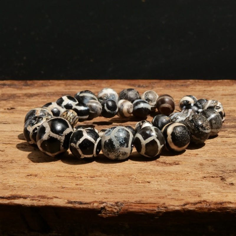 Phum Dzi Beads Strand