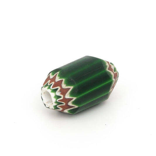 六層グリーンシェブロンビーズ