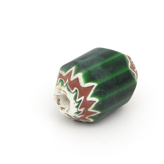 六層グリーンシェブロンビーズ