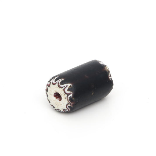 五層のブラックシェブロンビーズ