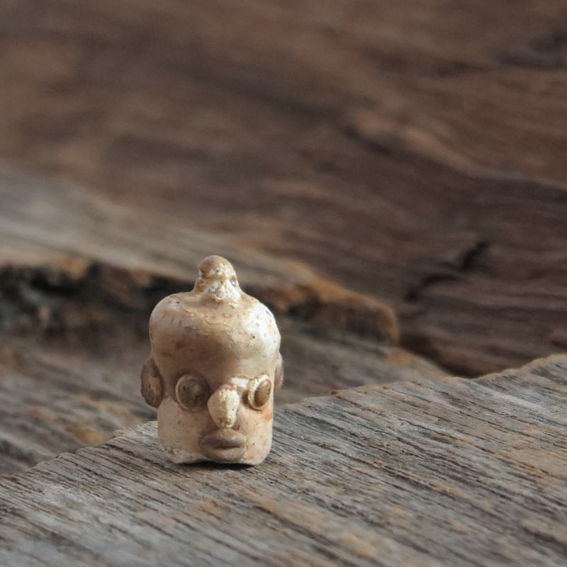 பண்டைய போனீசிய முகமூடி மணிக்கல் (மறுசீரமைக்கப்பட்டது)