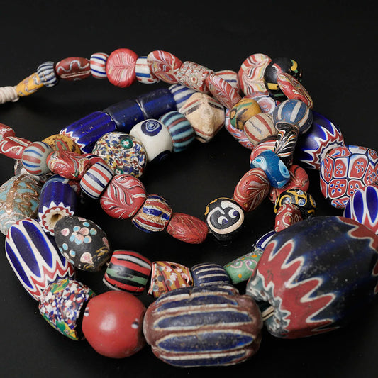 விளம்பரக்கணிகைகள் கலவை சரம்