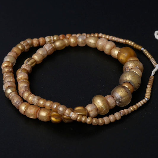 Untaian Manik-Manik Sandwich Emas