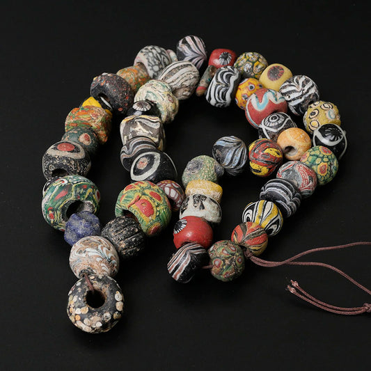 Strand ng Sinaunang Islamic Beads