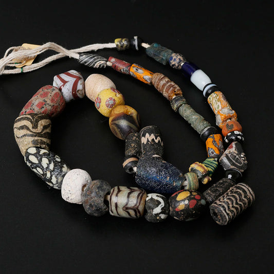 Collar de cuentas islámicas antiguas
