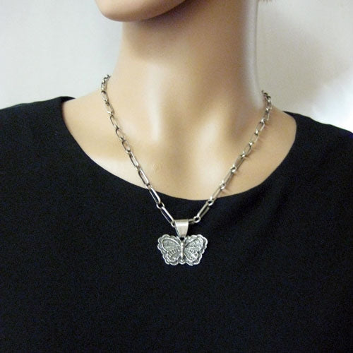 Mặt dây chuyền của Harrison Jim