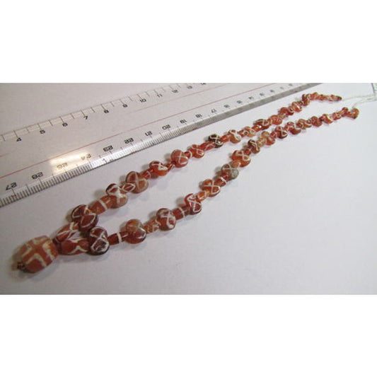 Strang aus geätzten Karneol-Perlen