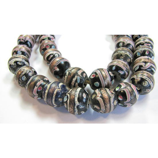 Mga Beads na Salamin na may Disenyong Parilya