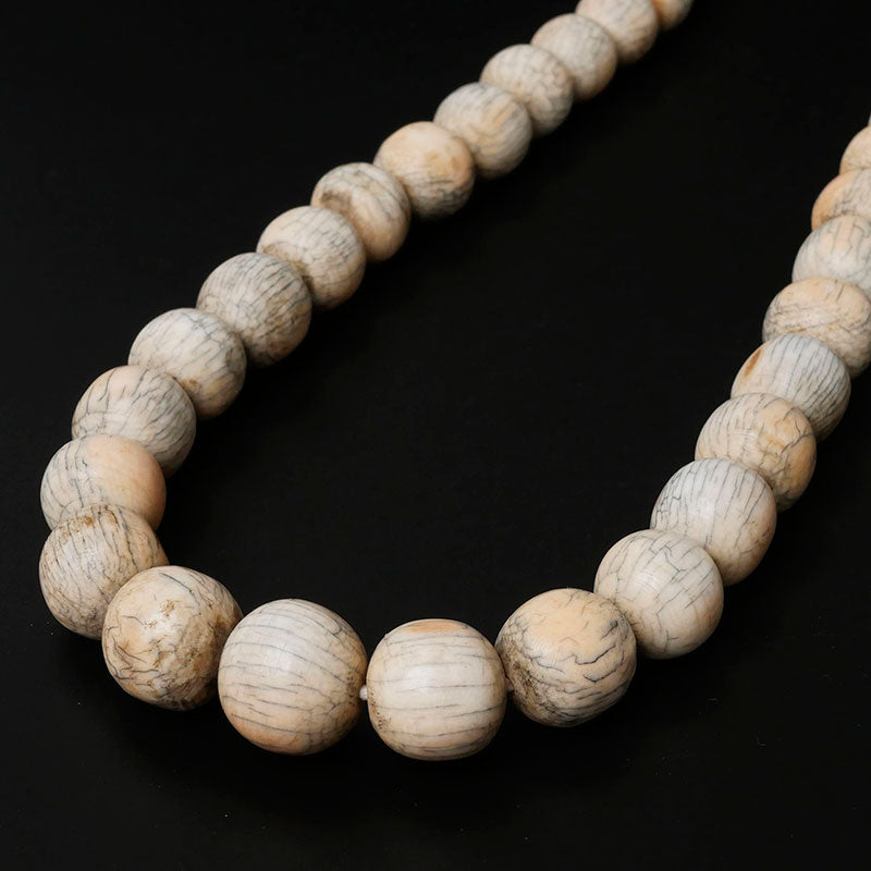 Collier de Perles en Ivoire Africain