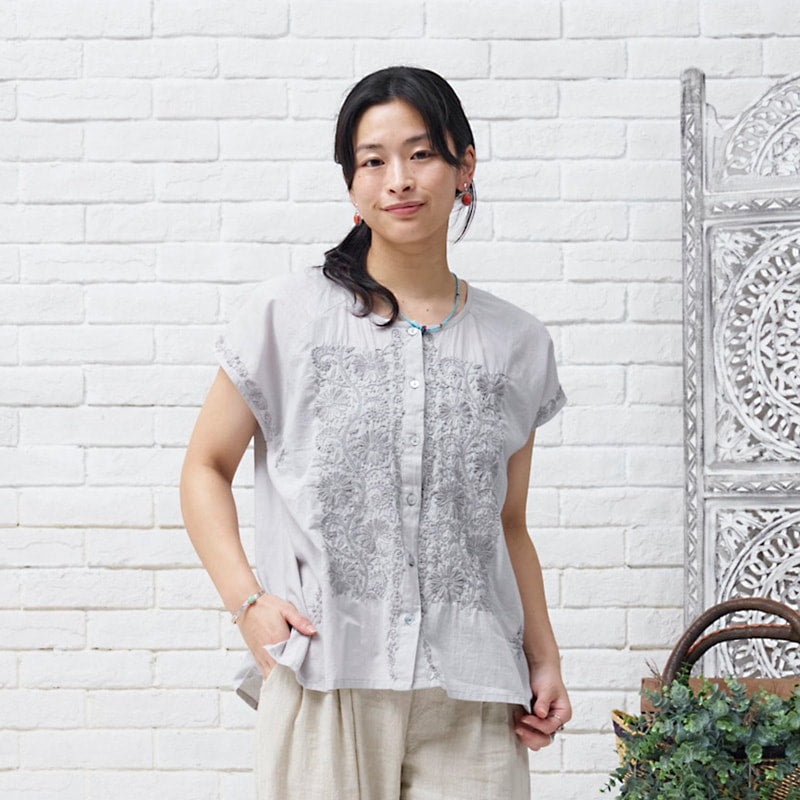 Cotton Lucknow Embroidery Sleeveless Blouse N