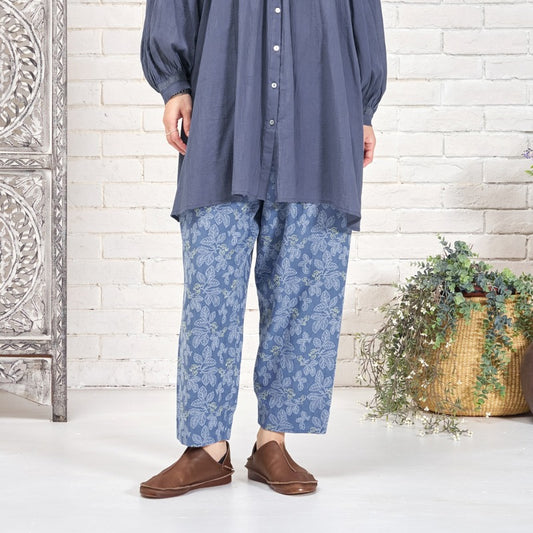 Leaf Embroidered Tapered Pants