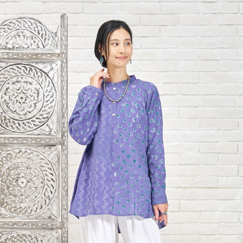 Emboss Pullover