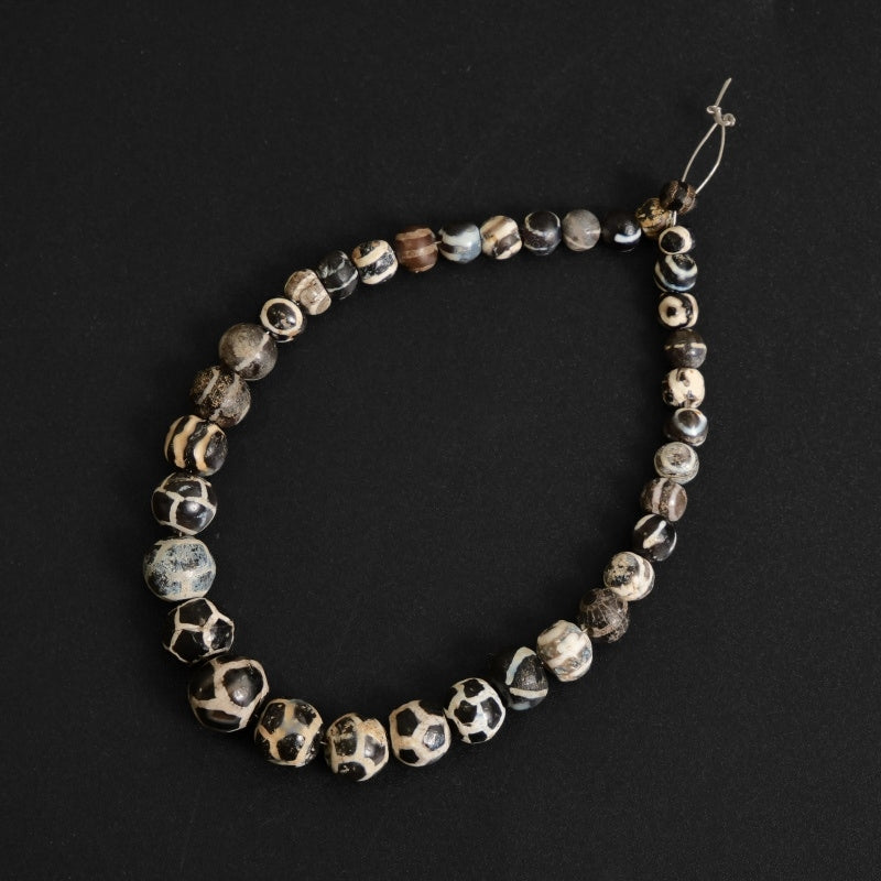 Phum Dzi Beads Strand