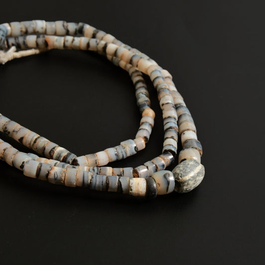 Old Disk Agate Strand