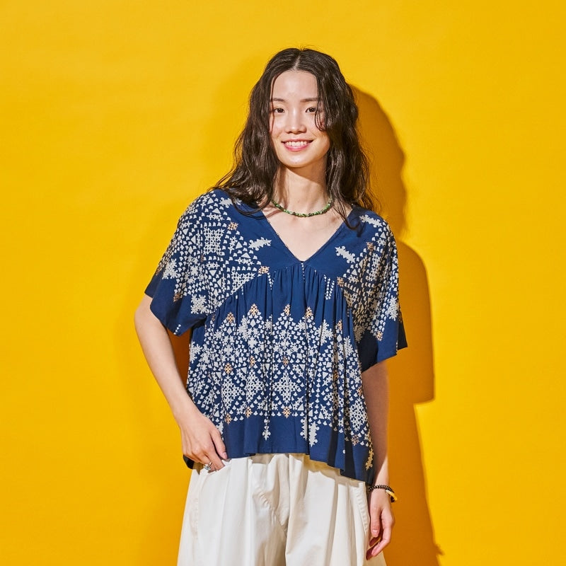Rayon Rhombus Print Line Pullover