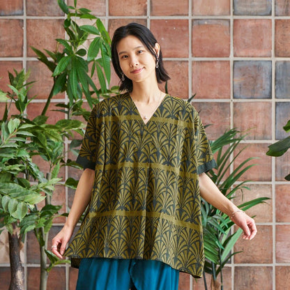 Block Print V-Neck Pullover