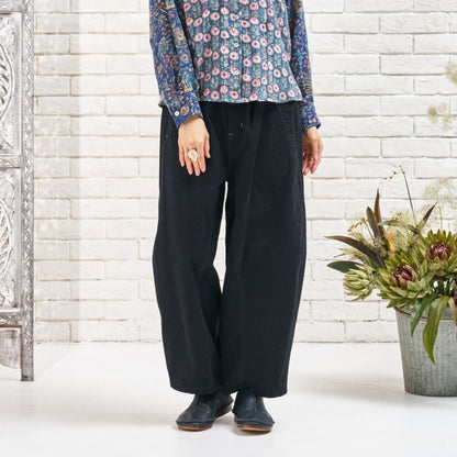 Curved Crotch Wash Pants