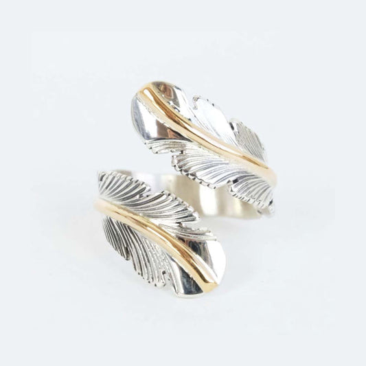 Bague Ajustable en Plume par Harvey Mace