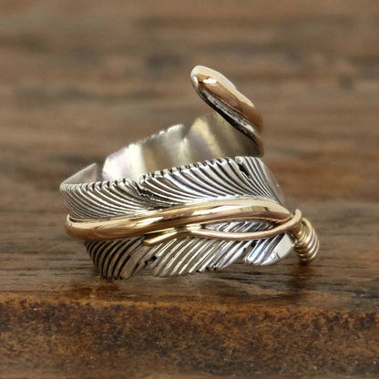 Bague Ajustable Plume par Harvey Mace