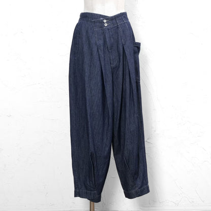 Random Tuck Denim Pants