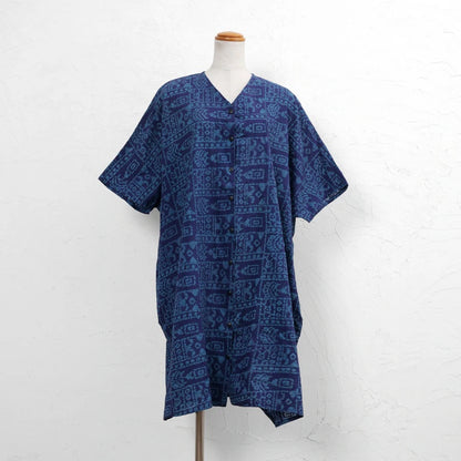 Embossed Geometric Pattern Blouse