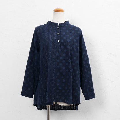 Emboss Pullover