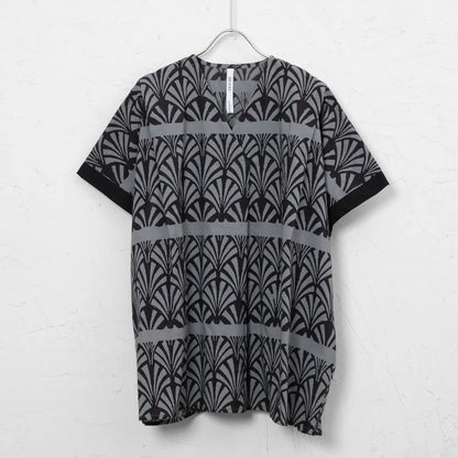 Block Print V-Neck Pullover