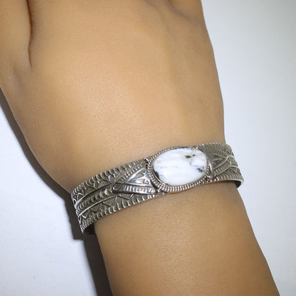 Pulsera de Búfalo Blanco por Darrell Cadman 5-3/4"