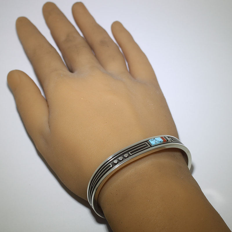 Bracelet avec incrustation par Albert Nells 6"