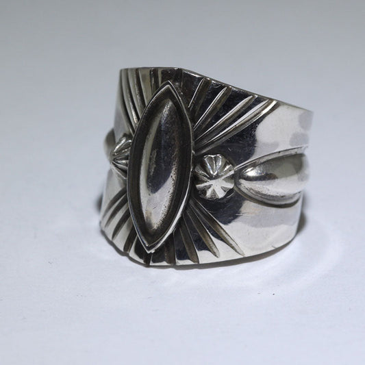 Bague en estampage par Andy Cadman