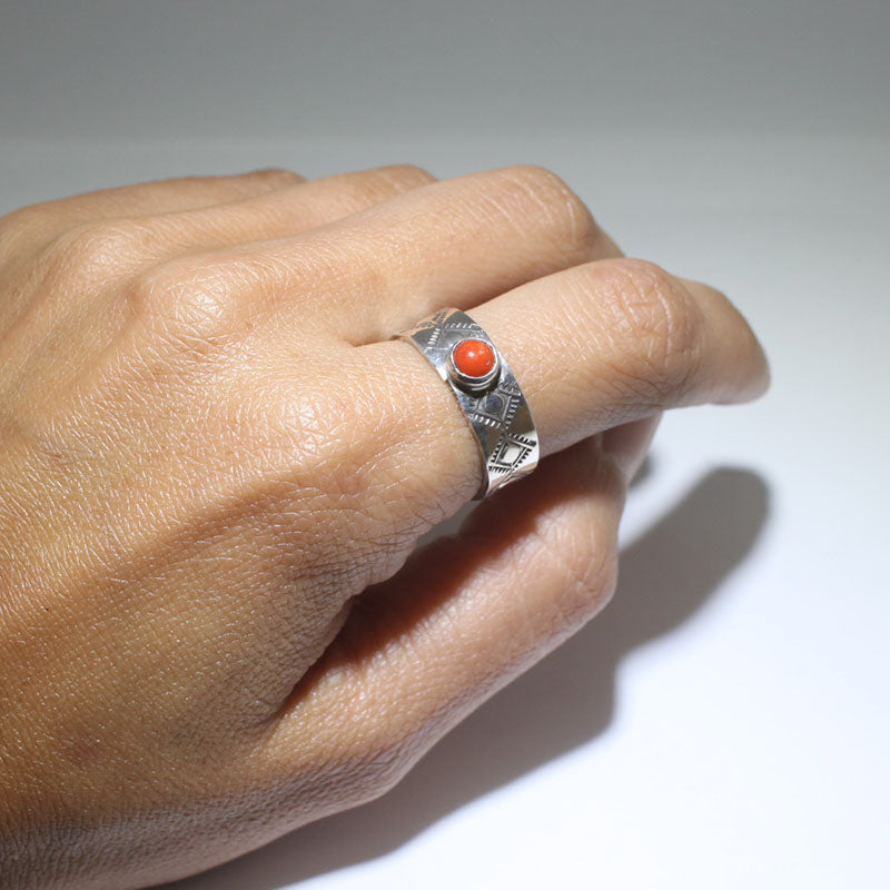 Anillo con sello de coral