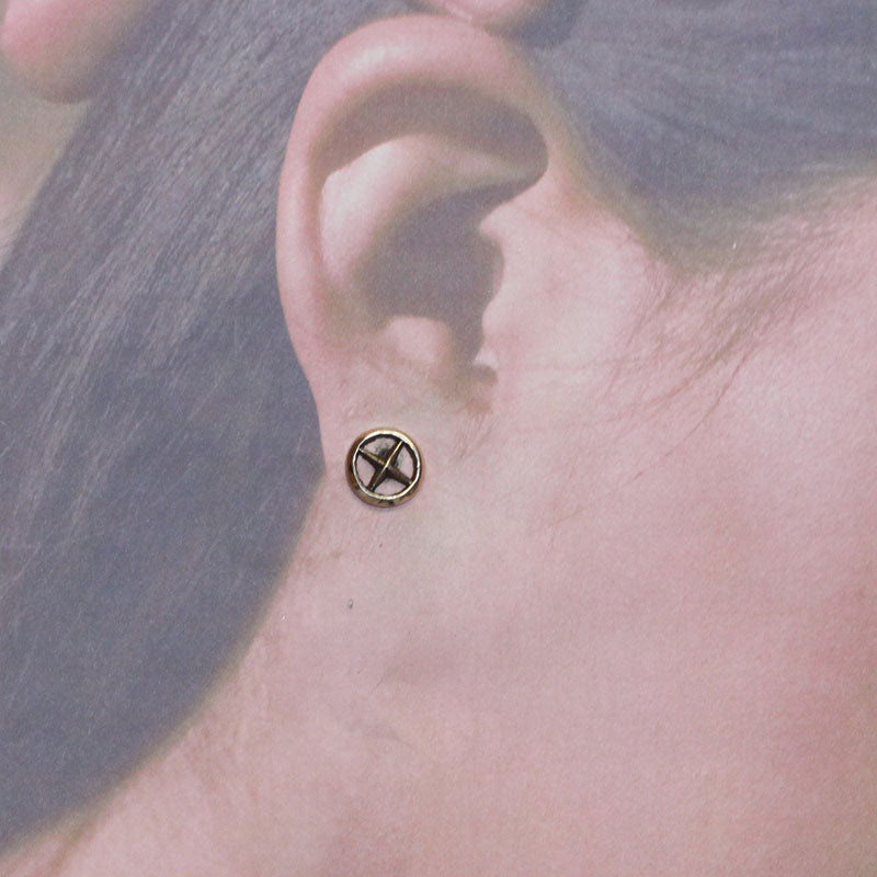 亚伦·安德森的图法铸造耳环