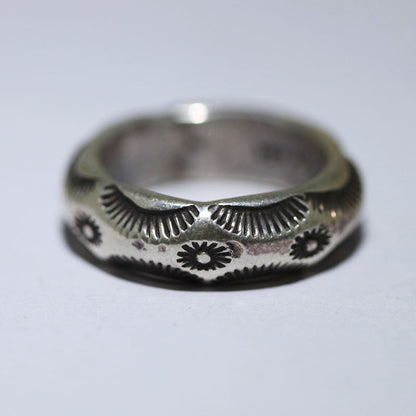 Кольцо с тиснением от Арнольда Гудлака, размер 6.5
