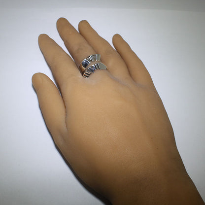 Cincin perak oleh Isaiah Ortiz saiz 9.5