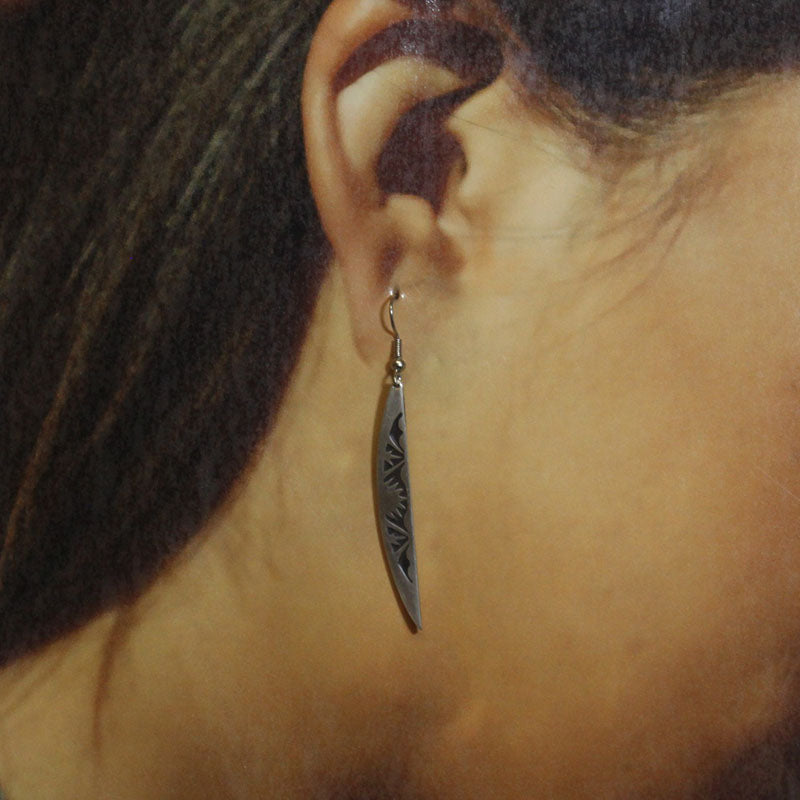 Anting Perak oleh Eddison Smith