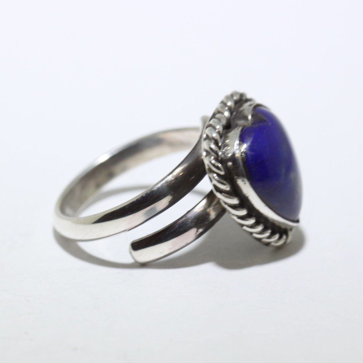 Bague Cœur en Lapis par Robin Tsosie