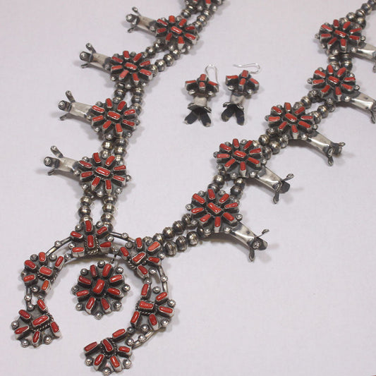 Conjunto de Collar de Coral por Wilson Dawes