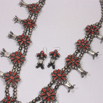 Conjunto de Collar de Coral por Wilson Dawes
