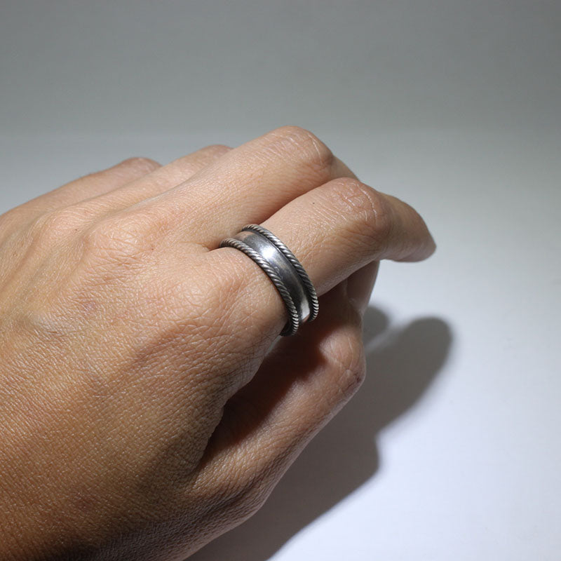 史蒂夫·阿维索设计的电缆戒指