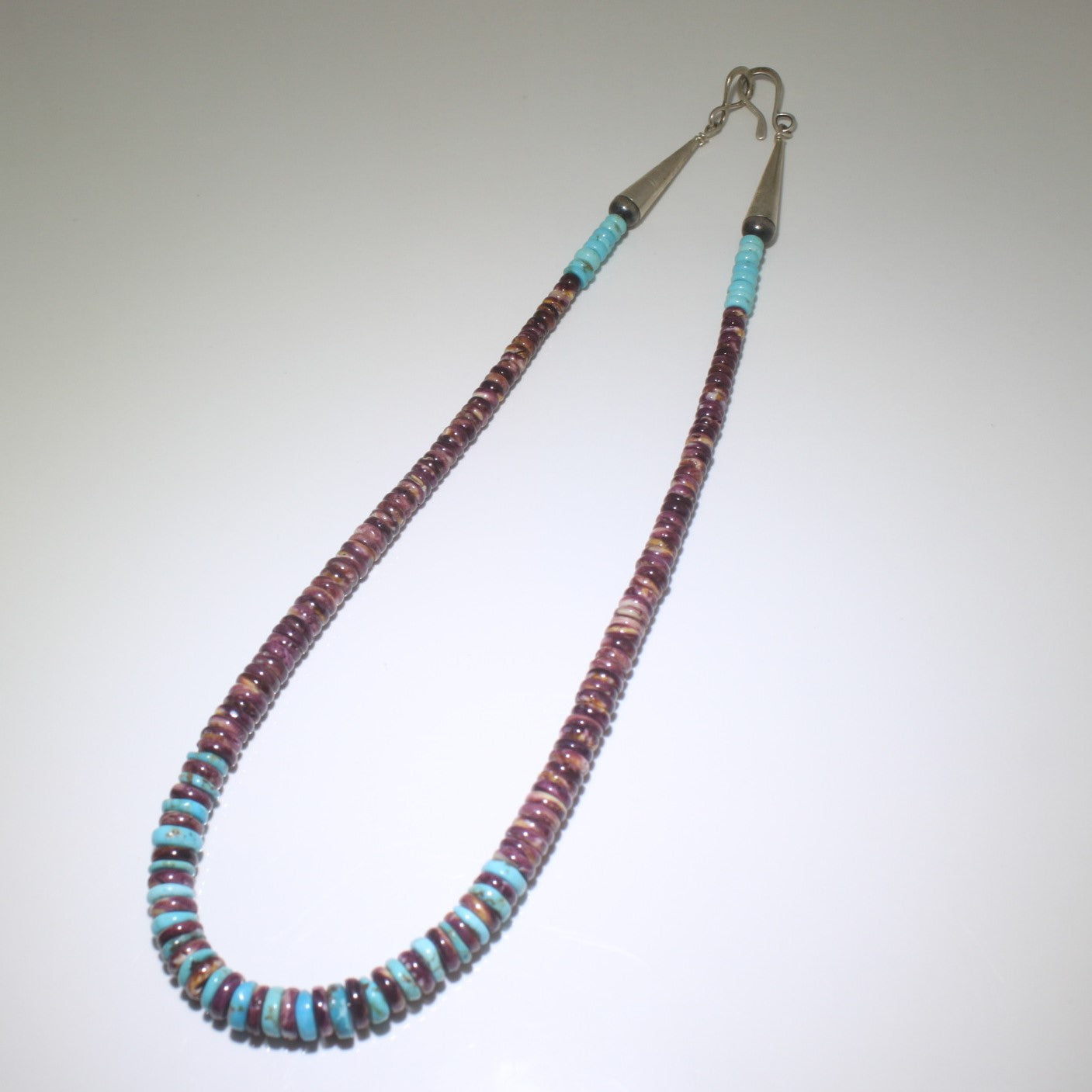 Collier en turquoise et épines pourpres