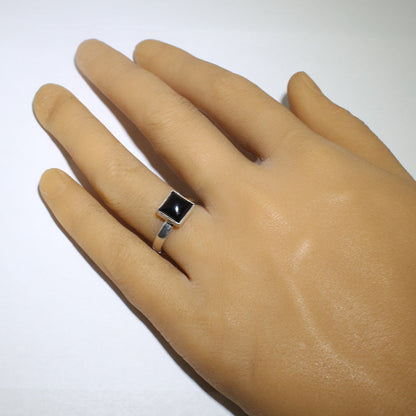 Onyx Ring door Reva Goodluck