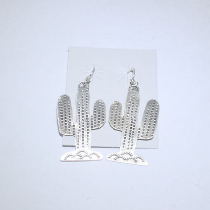 Pendientes de cactus de plata por Navajo