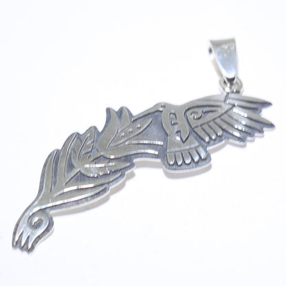 Pendentif en argent par Ruben Saufkie