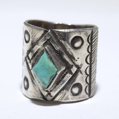 乔克·费沃尔的蓝色宝石戒指- 8.5号