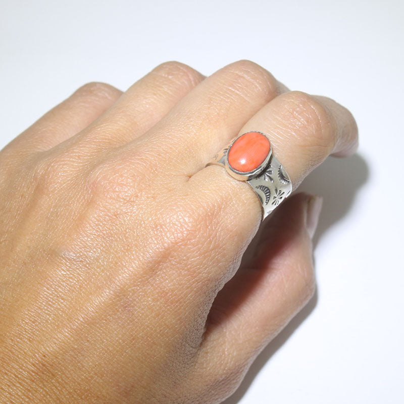阿诺德·古德拉克的珊瑚戒指 - 6.5号